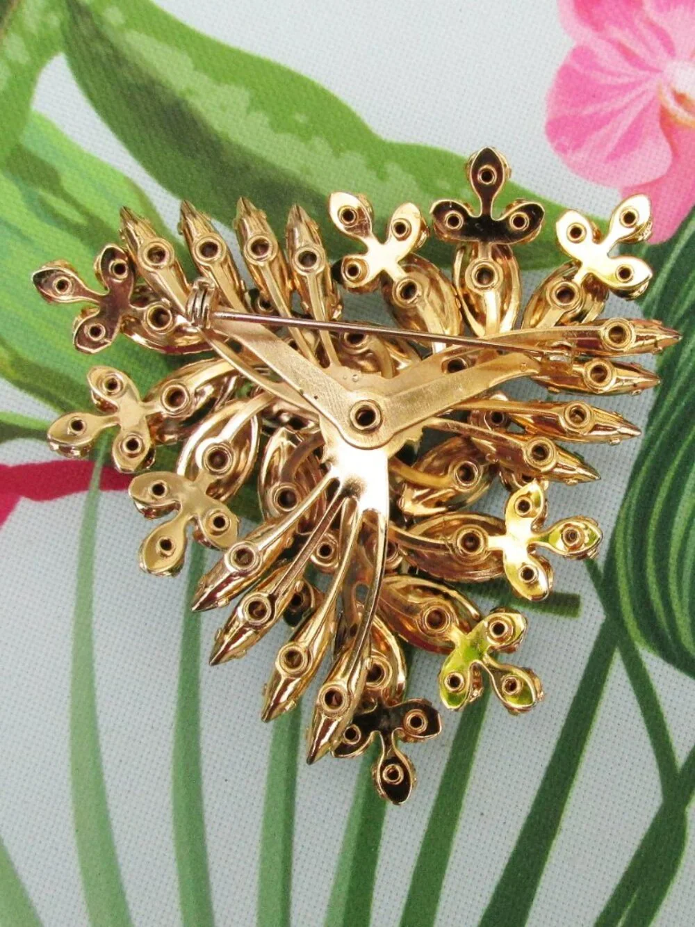 Vintage Austria Large Green Aurora Borealis Rhinestone Gold Tone Brooch Pin